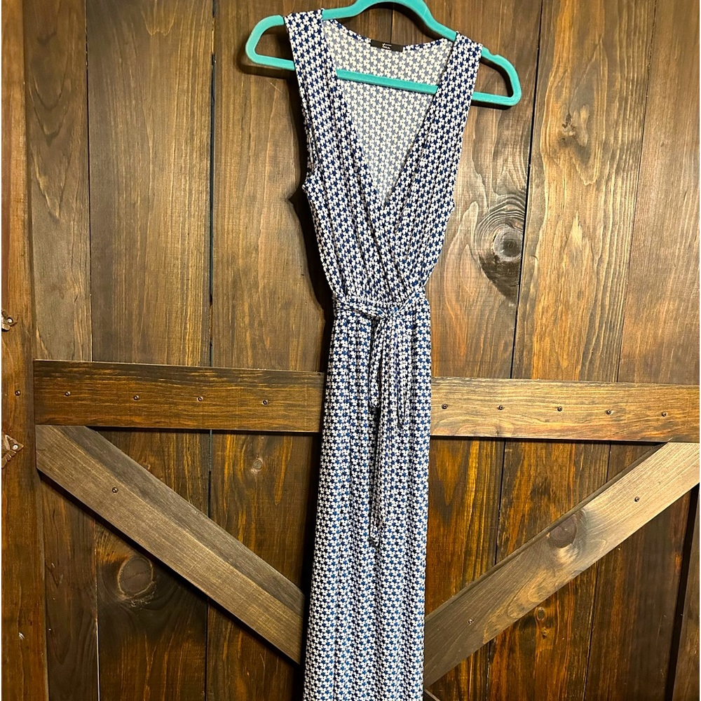 Navy blue and white maxi dress!